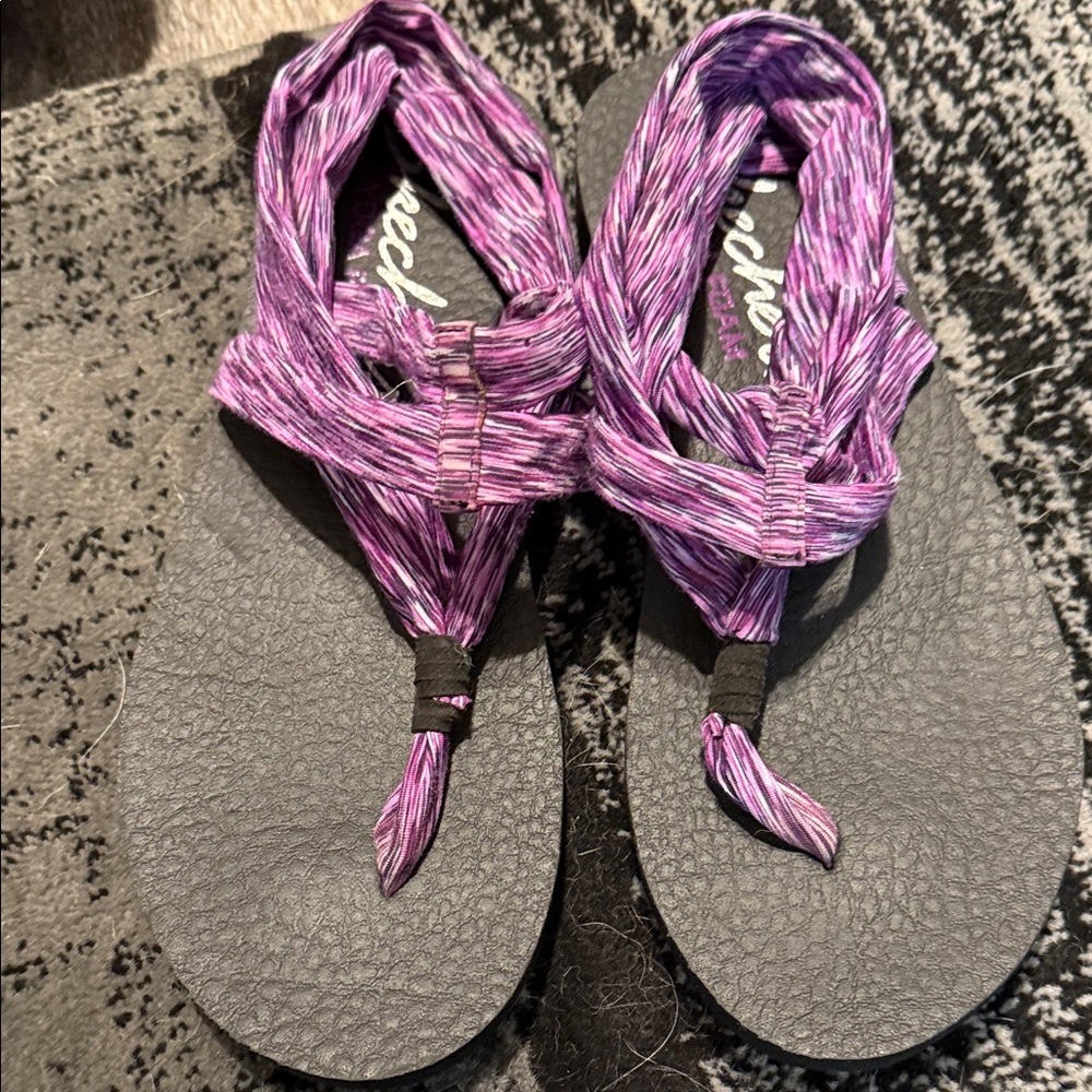 Skechers Women's Purple and Black Sandals